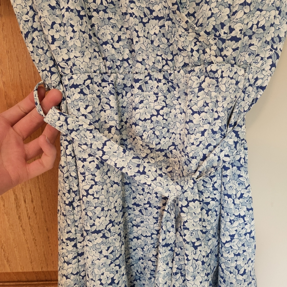 SHEIN Dress - Picture 4 of 10